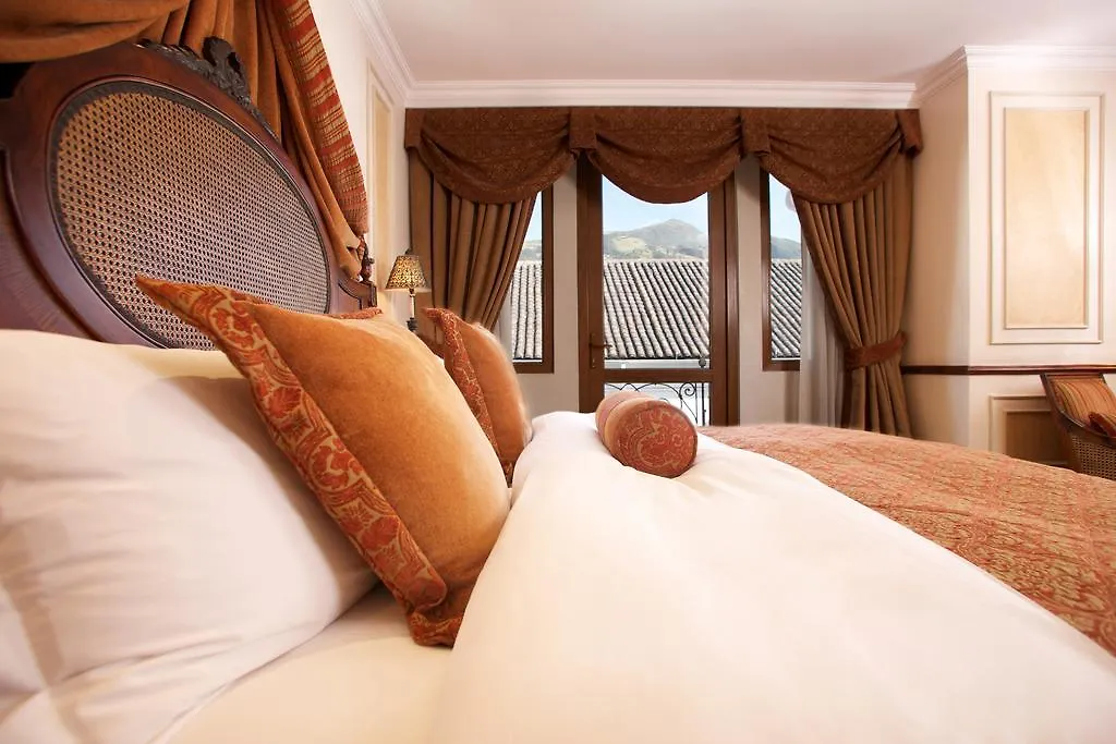 Plaza Grande Hotel Quito 5*,