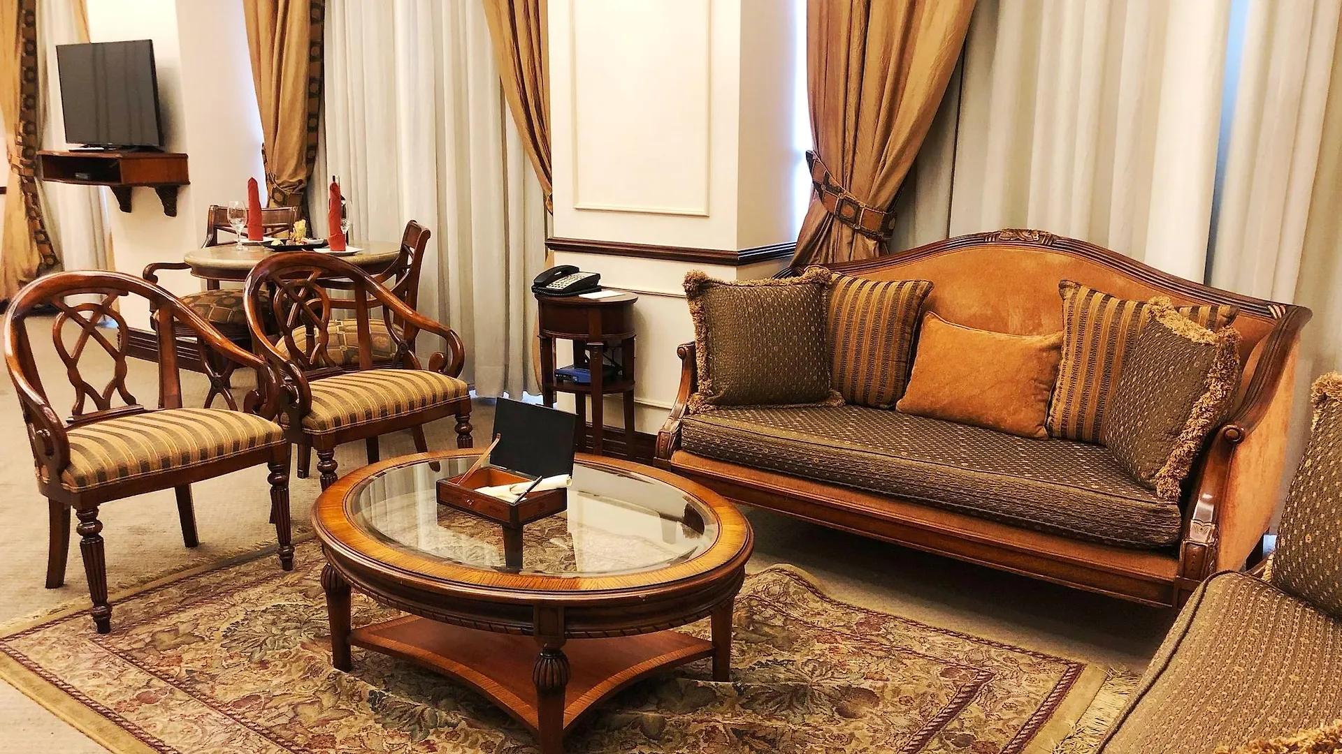 Plaza Grande Hotel Quito 5*,
