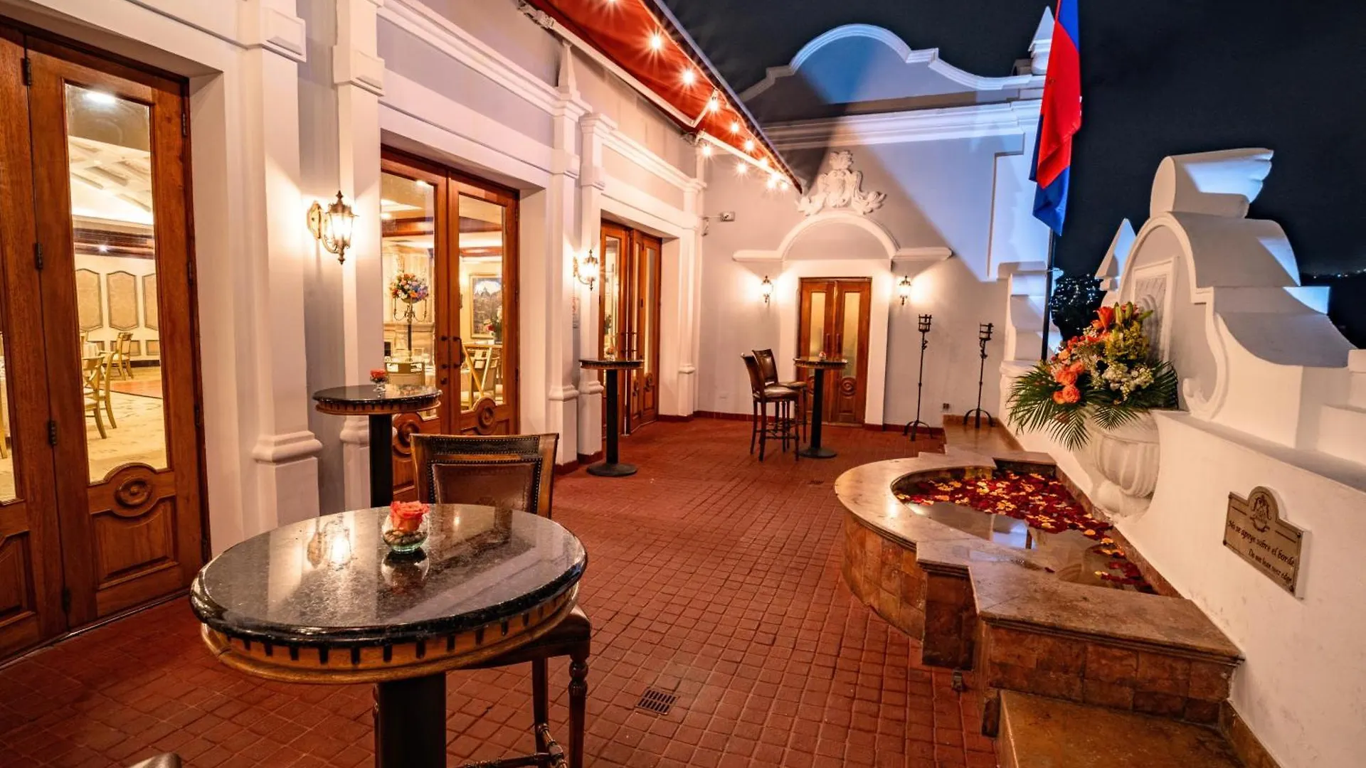 Plaza Grande Hotel Quito 5*,